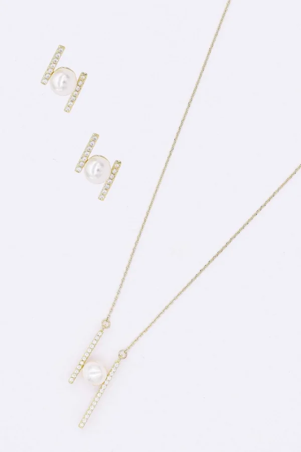 Bar And Pearl Necklace In Gold