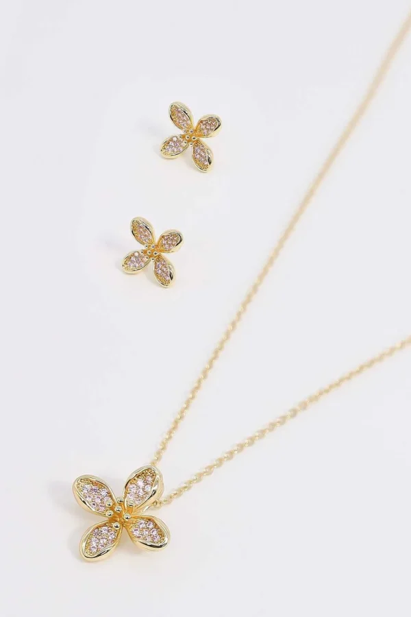 Flower Necklace In Gold