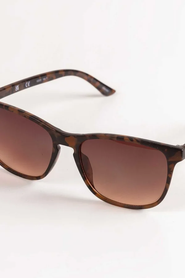 Tortoise Shell Frame Sunglasses